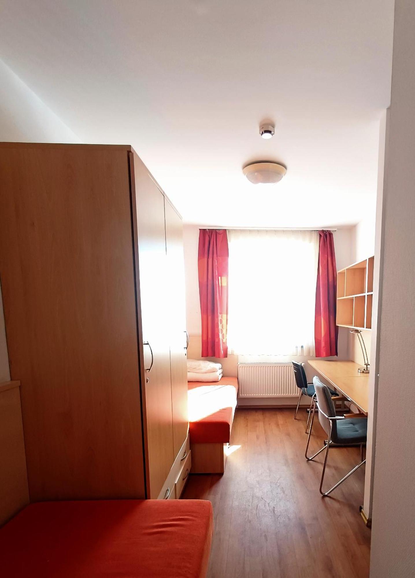 Famulus Kollegium Hostel Γκιόρ Εξωτερικό φωτογραφία