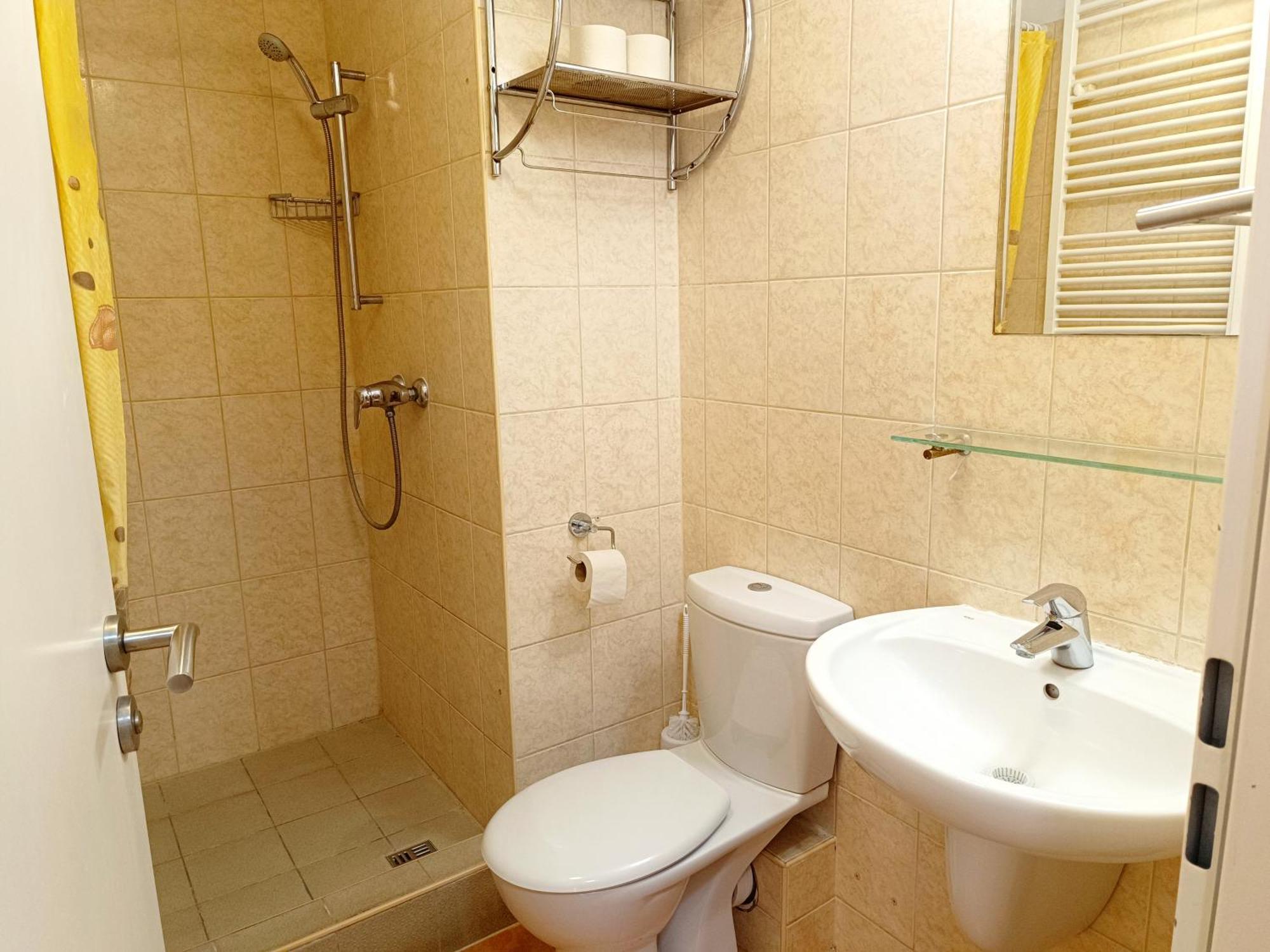 Famulus Kollegium Hostel Γκιόρ Εξωτερικό φωτογραφία