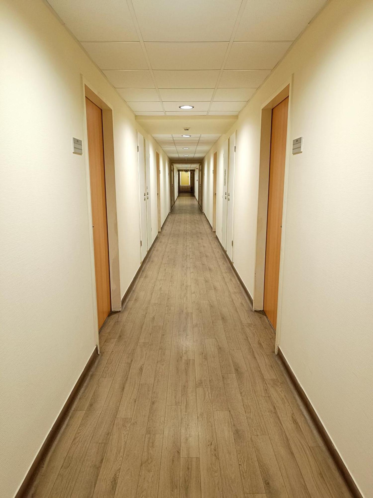 Famulus Kollegium Hostel Γκιόρ Εξωτερικό φωτογραφία