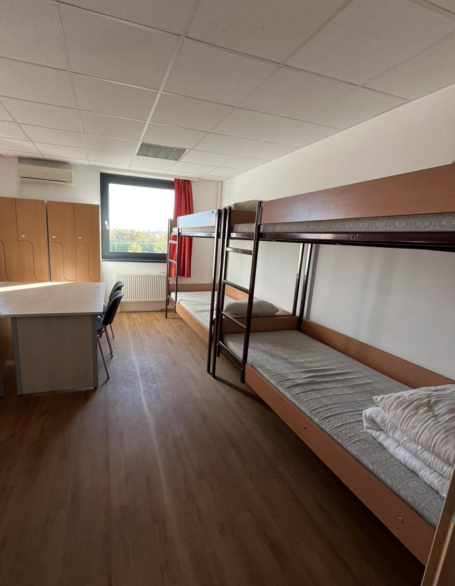 Famulus Kollegium Hostel Γκιόρ Εξωτερικό φωτογραφία