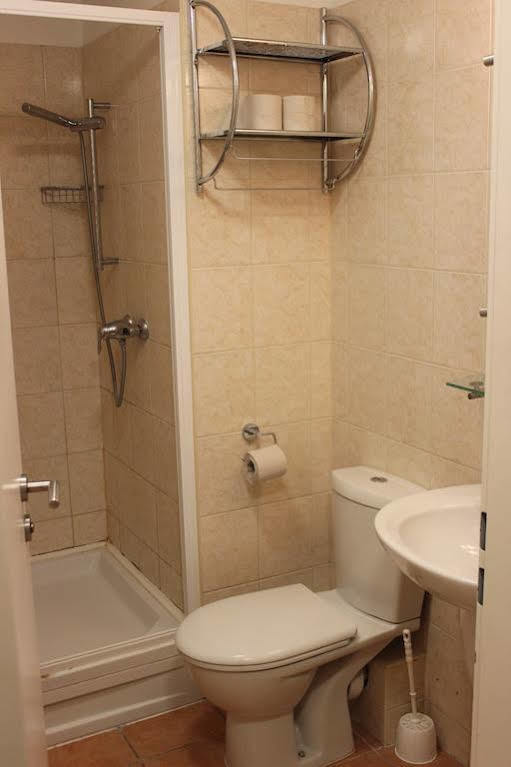 Famulus Kollegium Hostel Γκιόρ Εξωτερικό φωτογραφία